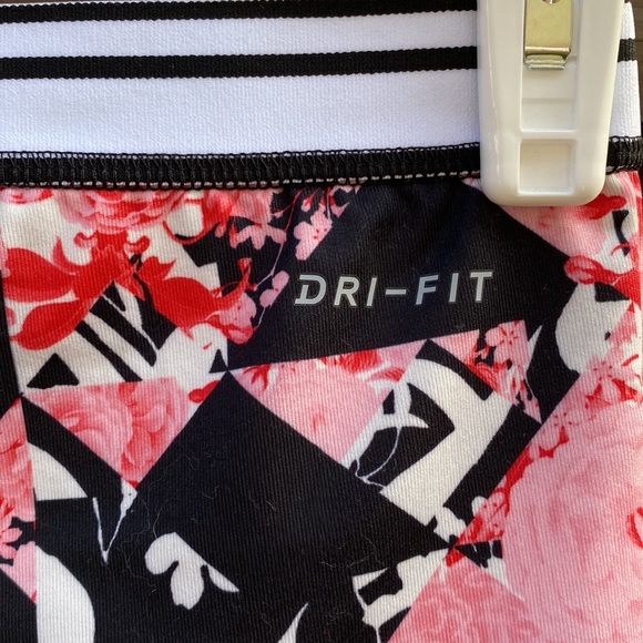 Nike Dri-FIT Tokyo Floral Leggings ~ Pink ~ New! - Picture 8 of 11